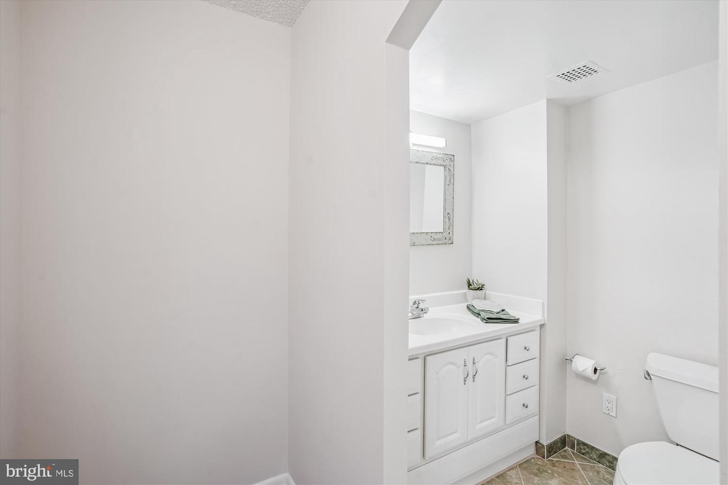 200 N PICKETT ST #108, ALEXANDRIA, Virginia 22304, 2 Bedrooms Bedrooms, ,2 BathroomsBathrooms,Residential,For sale,200 N PICKETT ST #108,VAAX2047004 MLS # VAAX2047004