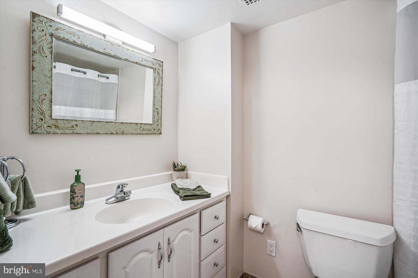 200 N PICKETT ST #108, ALEXANDRIA, Virginia 22304, 2 Bedrooms Bedrooms, ,2 BathroomsBathrooms,Residential,For sale,200 N PICKETT ST #108,VAAX2047004 MLS # VAAX2047004