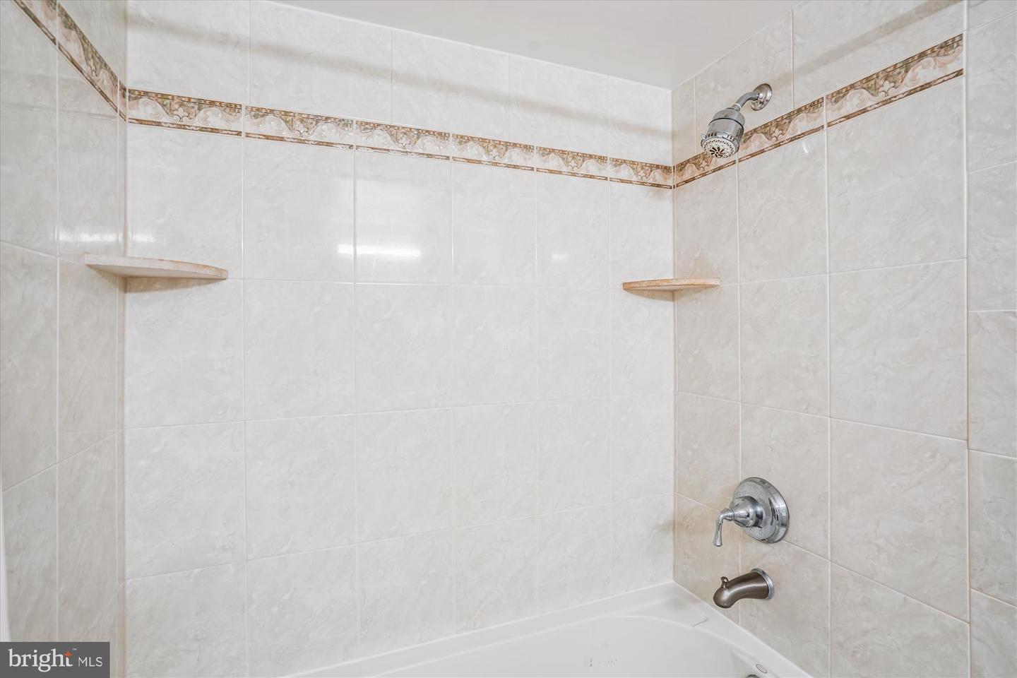 200 N PICKETT ST #108, ALEXANDRIA, Virginia 22304, 2 Bedrooms Bedrooms, ,2 BathroomsBathrooms,Residential,For sale,200 N PICKETT ST #108,VAAX2047004 MLS # VAAX2047004