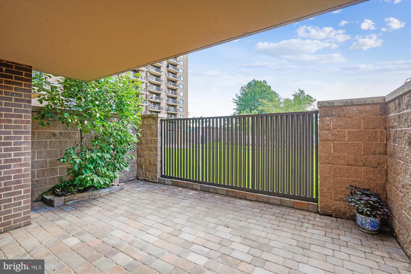 200 N PICKETT ST #108, ALEXANDRIA, Virginia 22304, 2 Bedrooms Bedrooms, ,2 BathroomsBathrooms,Residential,For sale,200 N PICKETT ST #108,VAAX2047004 MLS # VAAX2047004