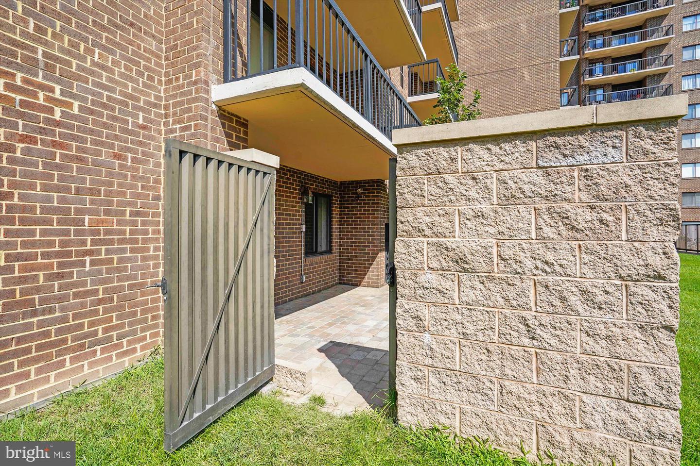 200 N PICKETT ST #108, ALEXANDRIA, Virginia 22304, 2 Bedrooms Bedrooms, ,2 BathroomsBathrooms,Residential,For sale,200 N PICKETT ST #108,VAAX2047004 MLS # VAAX2047004