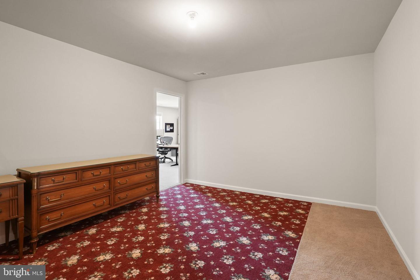 15524 MARIGOLD FALLS LN, HAYMARKET, Virginia 20169, 3 Bedrooms Bedrooms, ,3 BathroomsBathrooms,Residential,For sale,15524 MARIGOLD FALLS LN,VAPW2098518 MLS # VAPW2098518