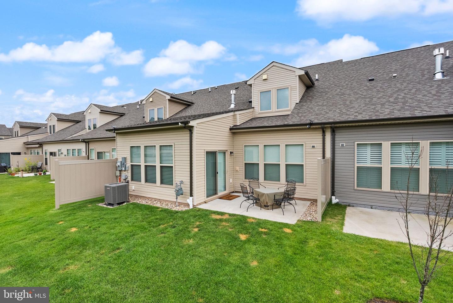 15524 MARIGOLD FALLS LN, HAYMARKET, Virginia 20169, 3 Bedrooms Bedrooms, ,3 BathroomsBathrooms,Residential,For sale,15524 MARIGOLD FALLS LN,VAPW2098518 MLS # VAPW2098518