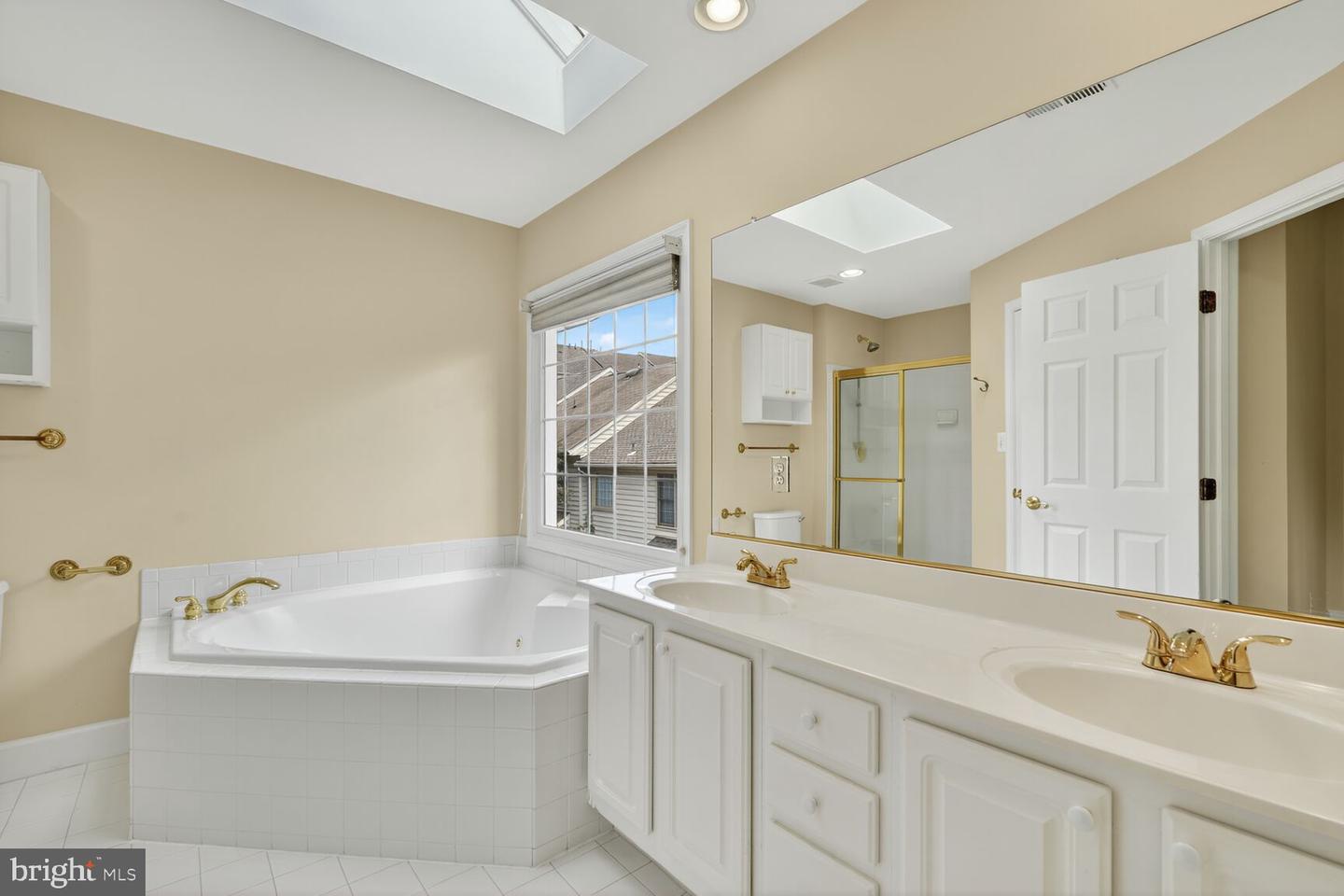 4627 KNIGHT PL, ALEXANDRIA, Virginia 22311, 3 Bedrooms Bedrooms, ,2 BathroomsBathrooms,Residential,For sale,4627 KNIGHT PL,VAAX2047208 MLS # VAAX2047208