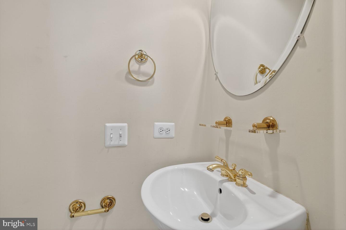 4627 KNIGHT PL, ALEXANDRIA, Virginia 22311, 3 Bedrooms Bedrooms, ,2 BathroomsBathrooms,Residential,For sale,4627 KNIGHT PL,VAAX2047208 MLS # VAAX2047208
