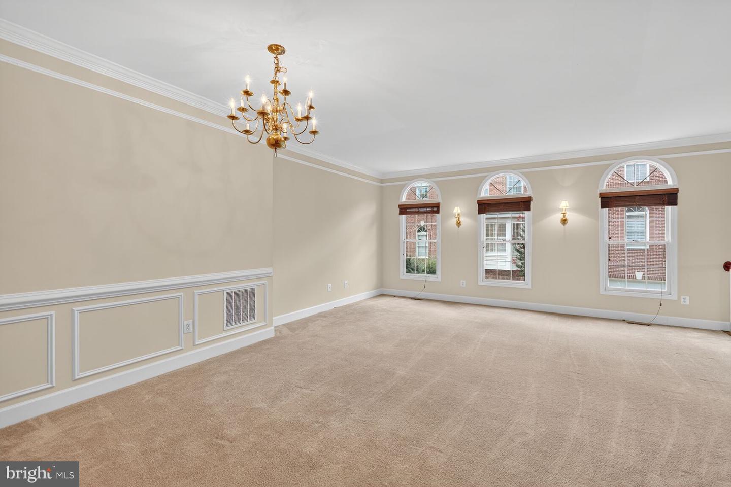 4627 KNIGHT PL, ALEXANDRIA, Virginia 22311, 3 Bedrooms Bedrooms, ,2 BathroomsBathrooms,Residential,For sale,4627 KNIGHT PL,VAAX2047208 MLS # VAAX2047208