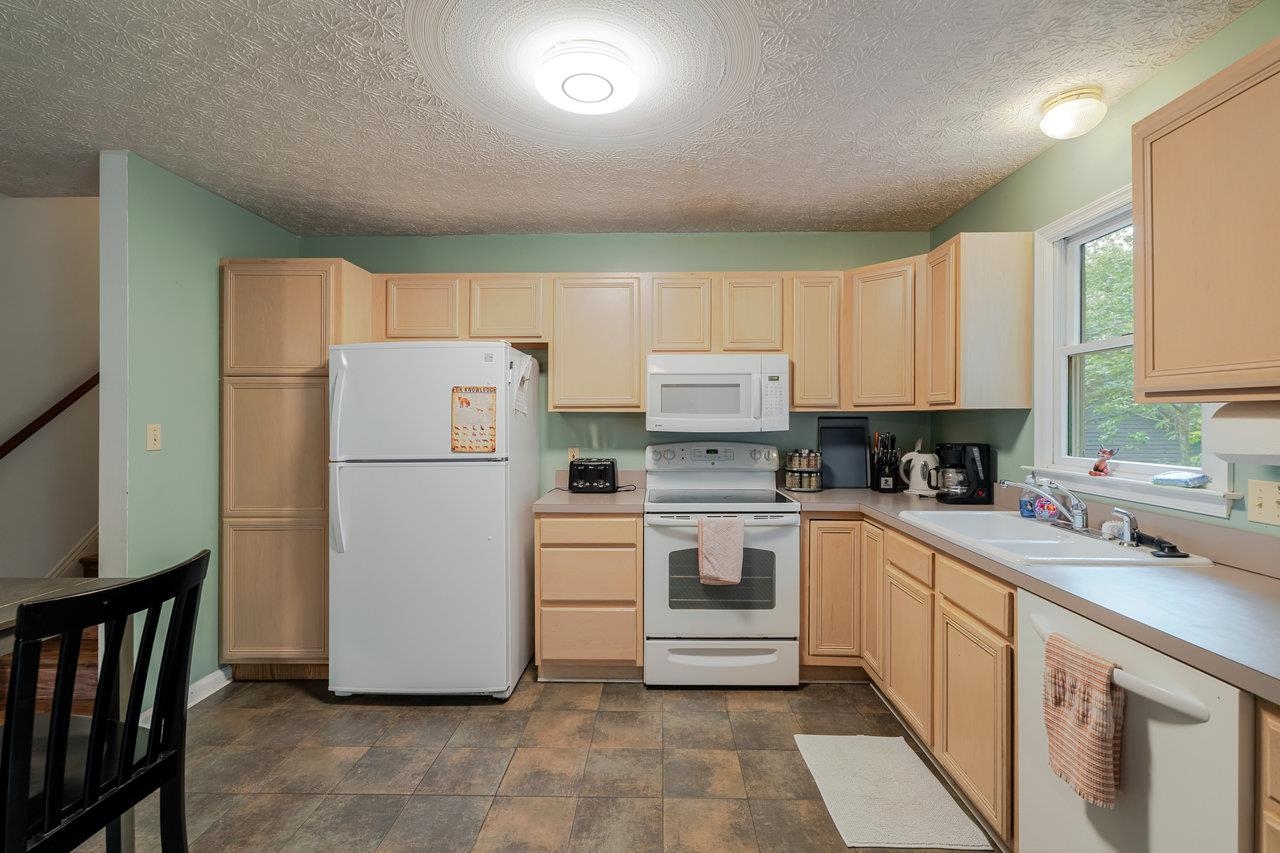 240 RED FOX CT, MCGAHEYSVILLE, Virginia 22840, 3 Bedrooms Bedrooms, ,2 BathroomsBathrooms,Residential,240 RED FOX CT,668434 MLS # 668434