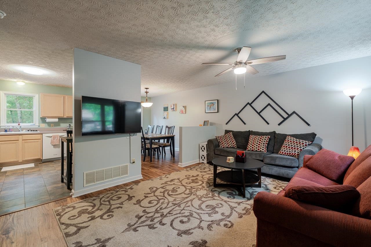240 RED FOX CT, MCGAHEYSVILLE, Virginia 22840, 3 Bedrooms Bedrooms, ,2 BathroomsBathrooms,Residential,240 RED FOX CT,668434 MLS # 668434