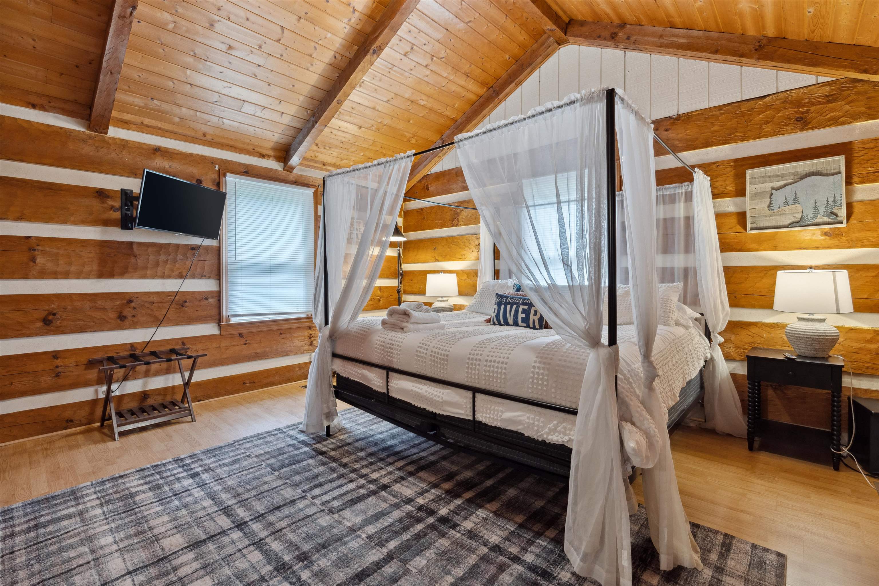 711 INDIAN CAMP TRL, MAURERTOWN, Virginia 22644, 5 Bedrooms Bedrooms, ,3 BathroomsBathrooms,Residential,Lazy Bear Lodge,711 INDIAN CAMP TRL,668438 MLS # 668438