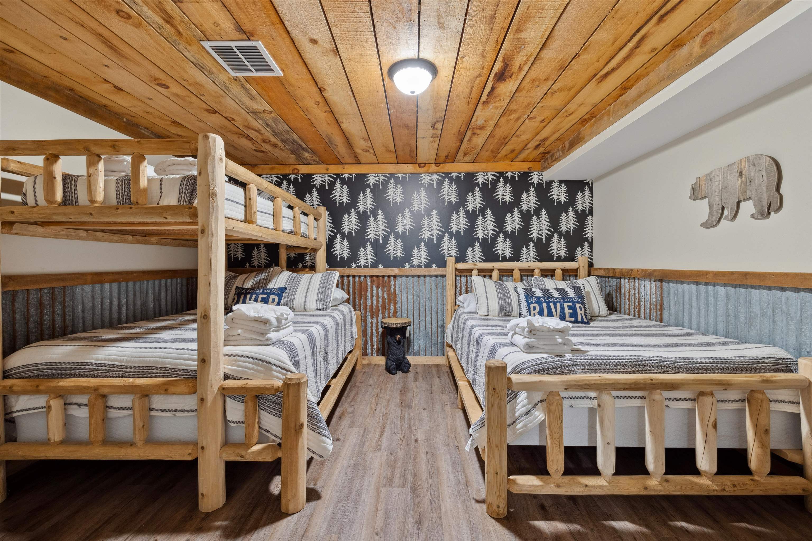 711 INDIAN CAMP TRL, MAURERTOWN, Virginia 22644, 5 Bedrooms Bedrooms, ,3 BathroomsBathrooms,Residential,Lazy Bear Lodge,711 INDIAN CAMP TRL,668438 MLS # 668438