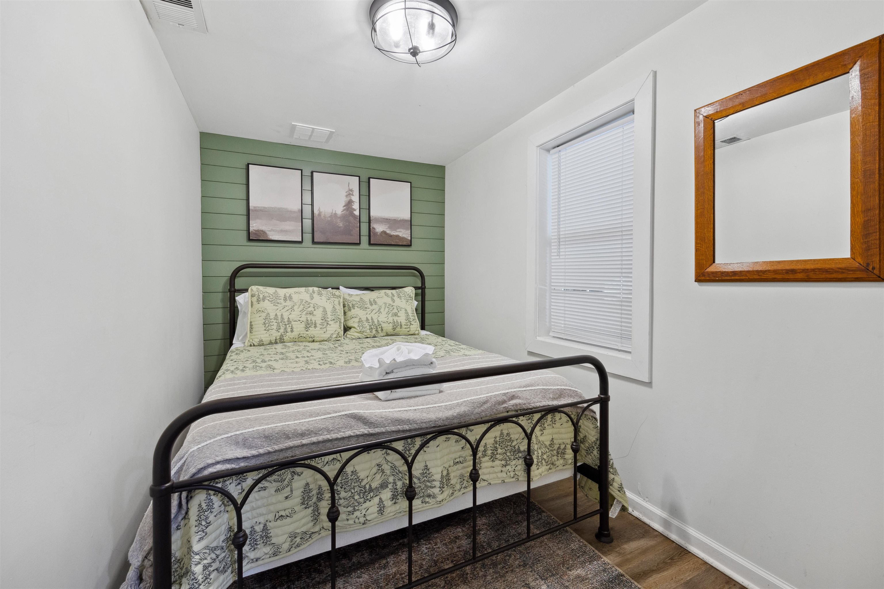 711 INDIAN CAMP TRL, MAURERTOWN, Virginia 22644, 5 Bedrooms Bedrooms, ,3 BathroomsBathrooms,Residential,Lazy Bear Lodge,711 INDIAN CAMP TRL,668438 MLS # 668438