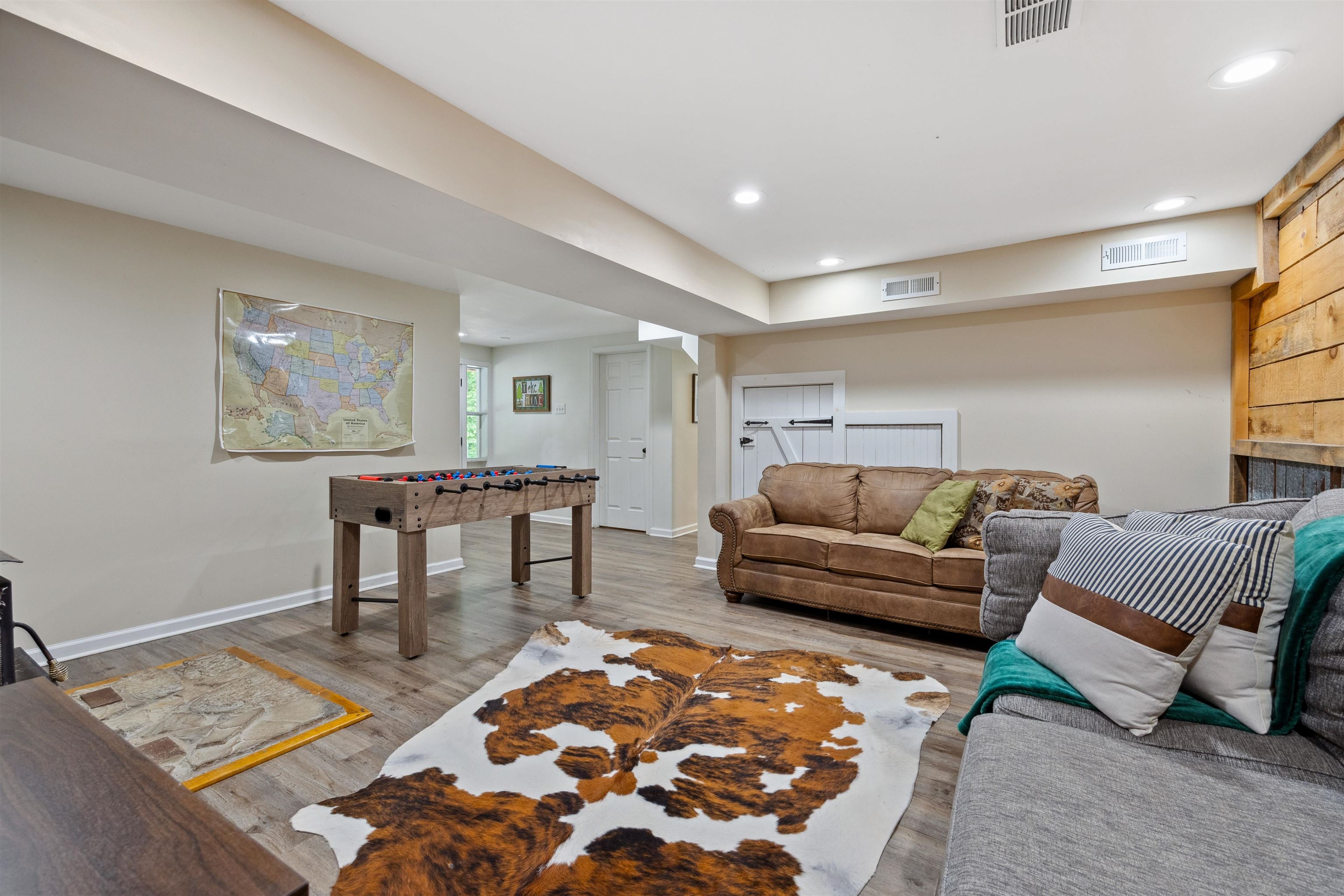 711 INDIAN CAMP TRL, MAURERTOWN, Virginia 22644, 5 Bedrooms Bedrooms, ,3 BathroomsBathrooms,Residential,Lazy Bear Lodge,711 INDIAN CAMP TRL,668438 MLS # 668438
