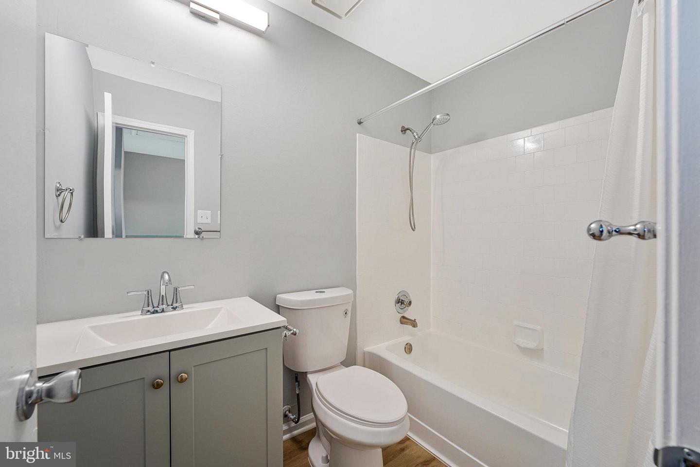 4158 PLEASANT MEADOW CT #108D, CHANTILLY, Virginia 20151, 3 Bedrooms Bedrooms, ,2 BathroomsBathrooms,Residential,For sale,4158 PLEASANT MEADOW CT #108D,VAFX2255784 MLS # VAFX2255784