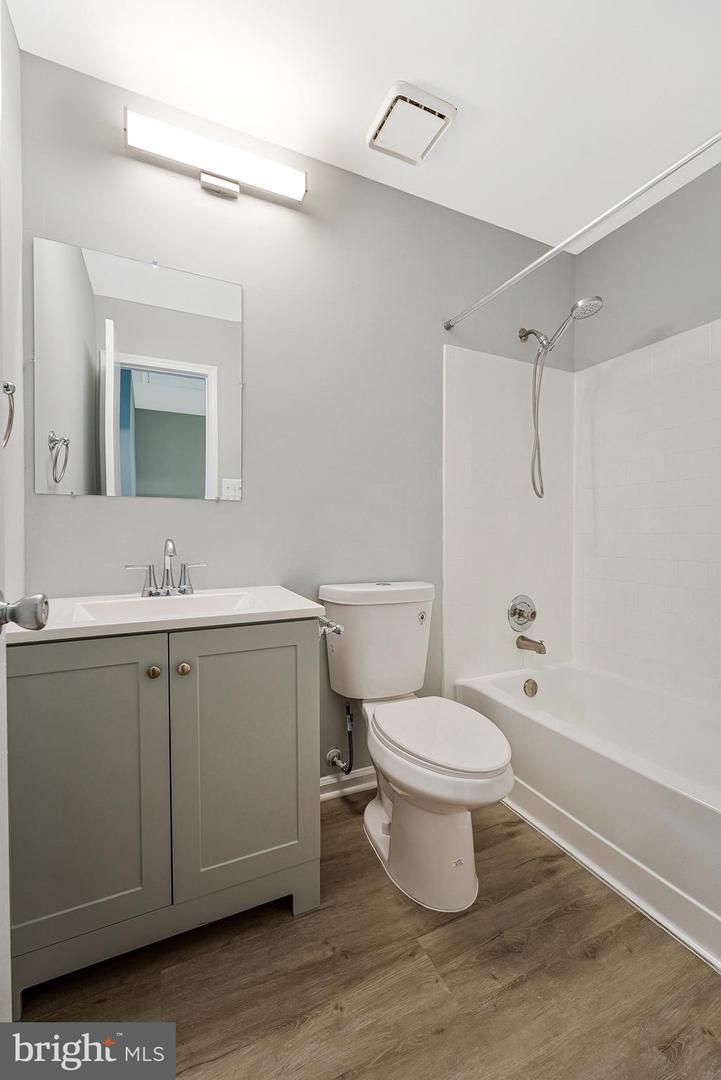 4158 PLEASANT MEADOW CT #108D, CHANTILLY, Virginia 20151, 3 Bedrooms Bedrooms, ,2 BathroomsBathrooms,Residential,For sale,4158 PLEASANT MEADOW CT #108D,VAFX2255784 MLS # VAFX2255784