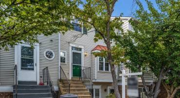 4158 PLEASANT MEADOW CT #108D, CHANTILLY, Virginia 20151, 3 Bedrooms Bedrooms, ,2 BathroomsBathrooms,Residential,For sale,4158 PLEASANT MEADOW CT #108D,VAFX2255784 MLS # VAFX2255784
