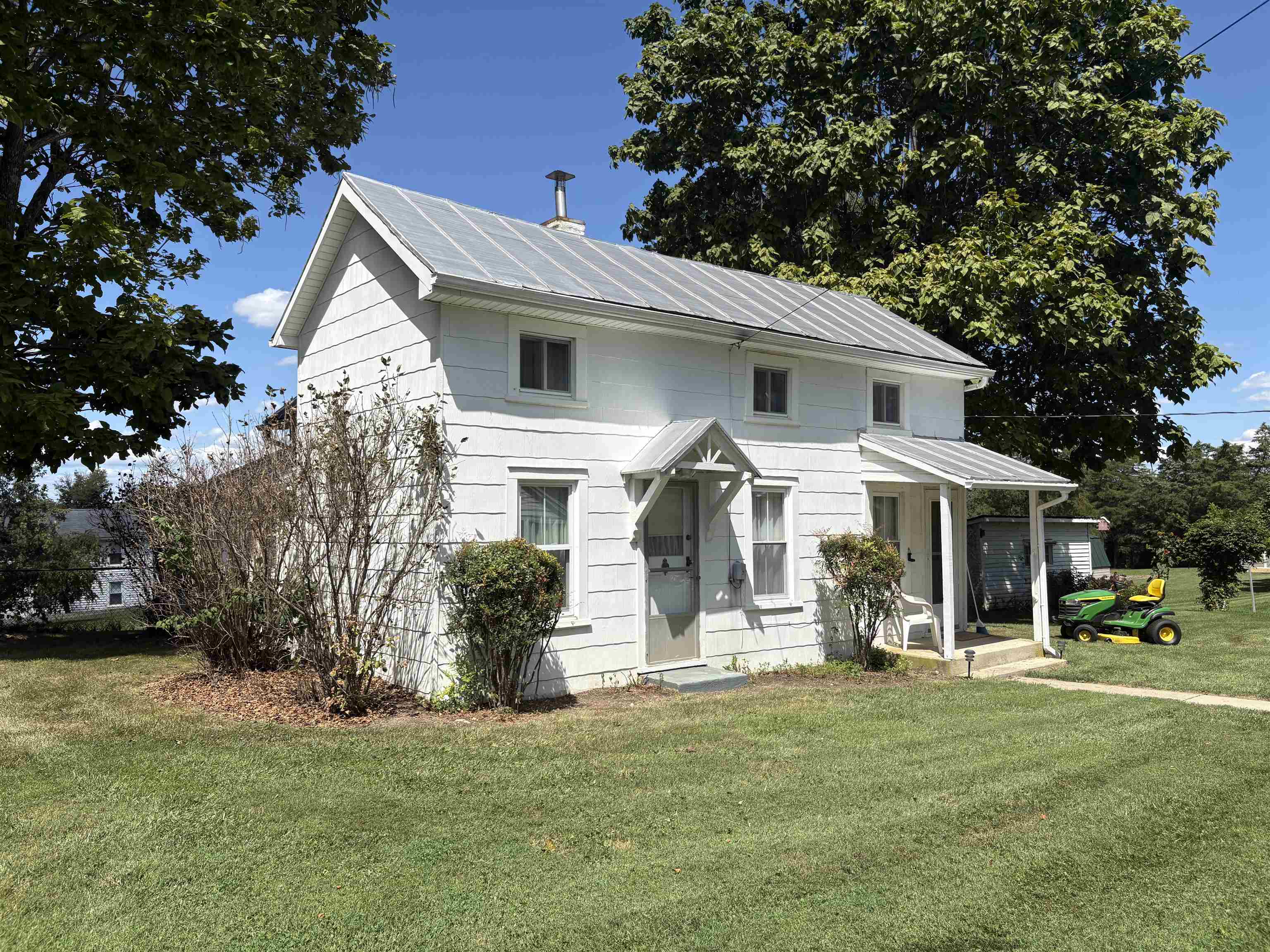 1831 BARRENRIDGE RD, STAUNTON, Virginia 24401, 3 Bedrooms Bedrooms, ,1 BathroomBathrooms,Residential,1831 BARRENRIDGE RD,668442 MLS # 668442