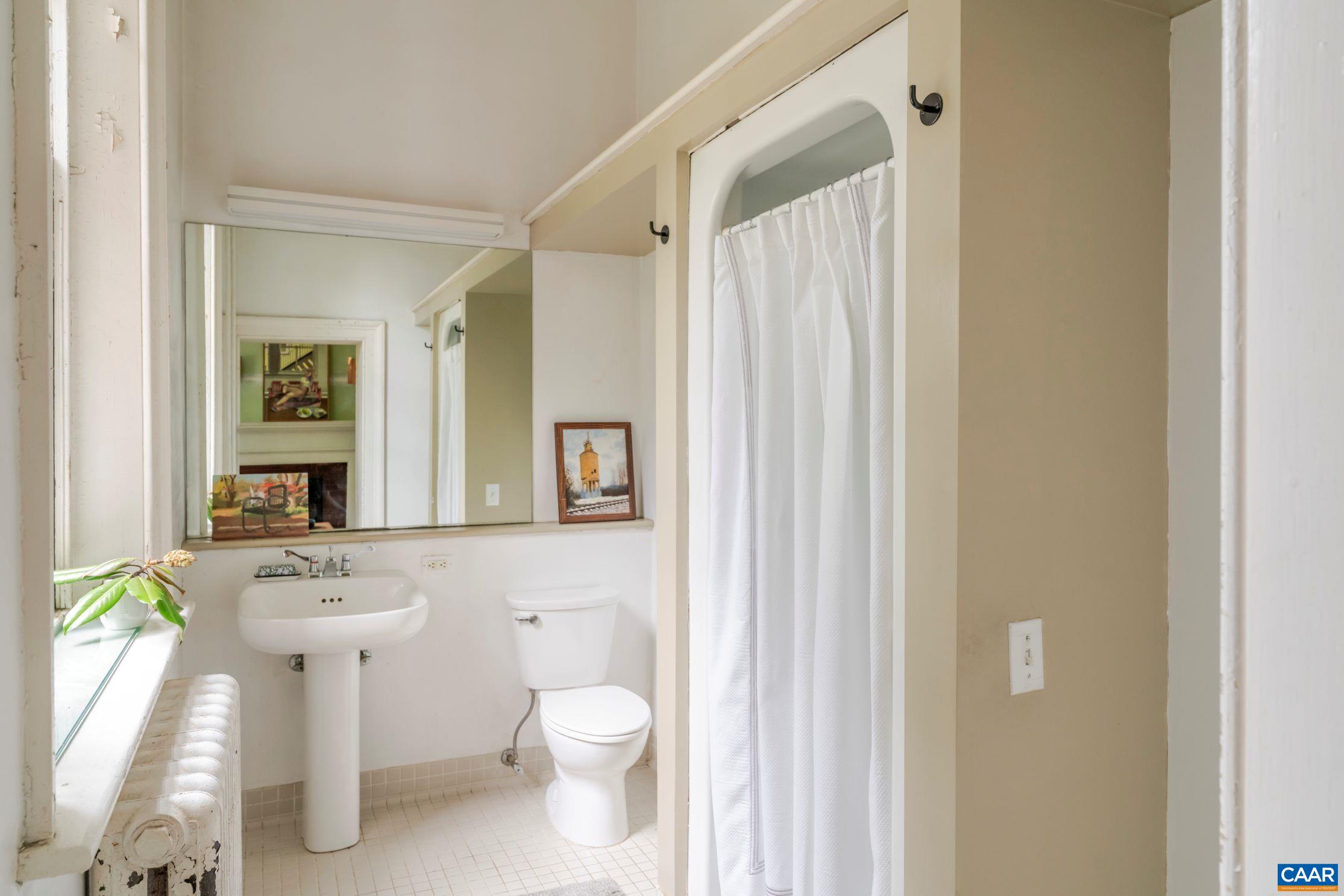 1201 EAST JEFFERSON ST, CHARLOTTESVILLE, Virginia 22902, 7 Bedrooms Bedrooms, ,5 BathroomsBathrooms,Residential,The Farm and the Lewis House,1201 EAST JEFFERSON ST,668450 MLS # 668450