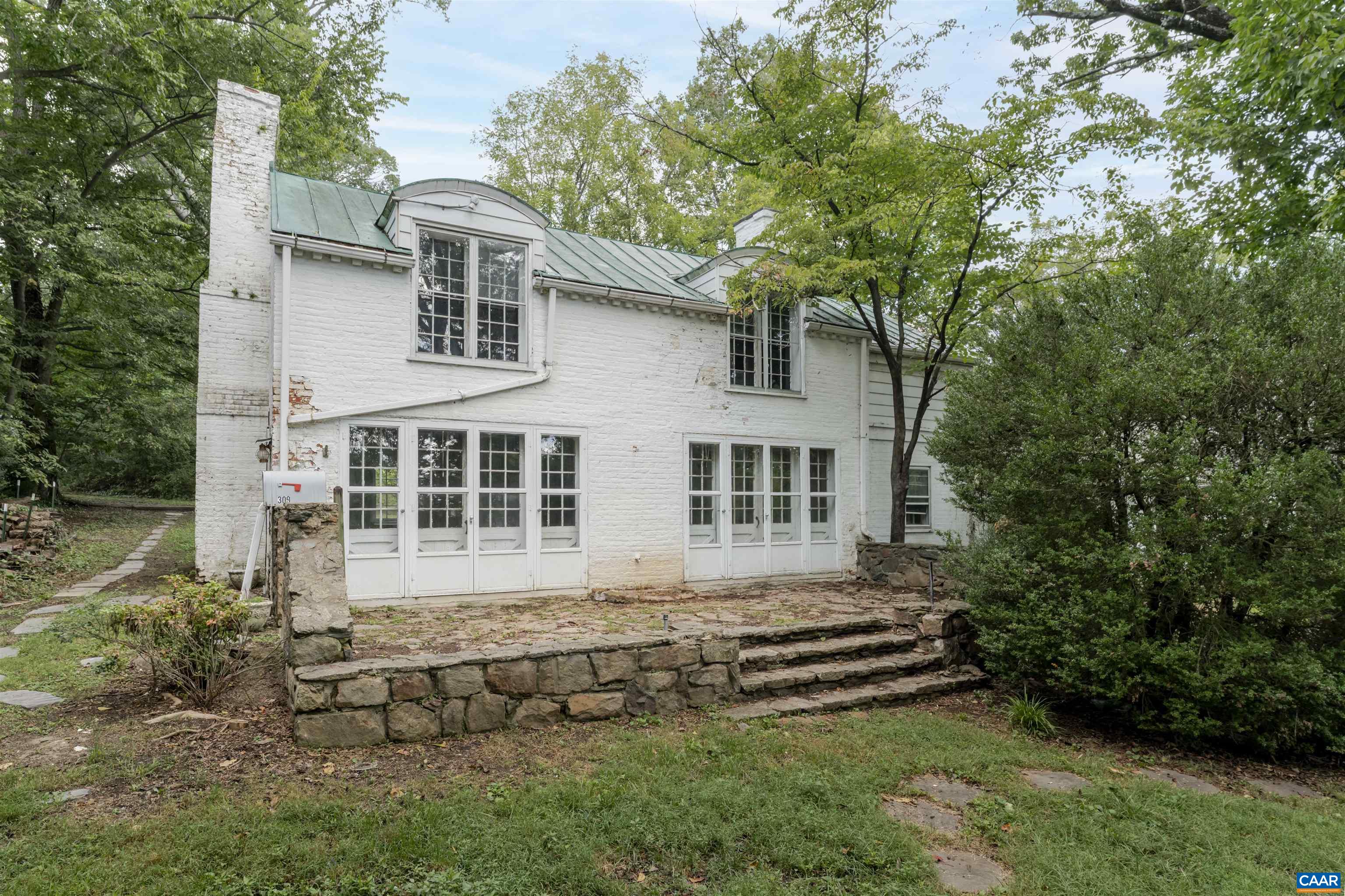 1201 EAST JEFFERSON ST, CHARLOTTESVILLE, Virginia 22902, 7 Bedrooms Bedrooms, ,5 BathroomsBathrooms,Residential,The Farm and the Lewis House,1201 EAST JEFFERSON ST,668450 MLS # 668450