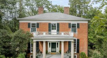 1201 EAST JEFFERSON ST, CHARLOTTESVILLE, Virginia 22902, 7 Bedrooms Bedrooms, ,5 BathroomsBathrooms,Residential,The Farm and the Lewis House,1201 EAST JEFFERSON ST,668450 MLS # 668450