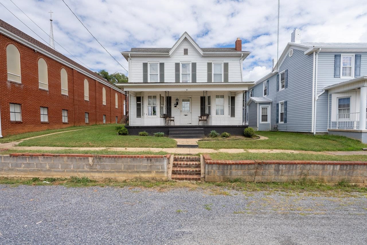 314 THIRD ST, SHENANDOAH, Virginia 22849, 3 Bedrooms Bedrooms, ,1 BathroomBathrooms,Residential,314 THIRD ST,668451 MLS # 668451