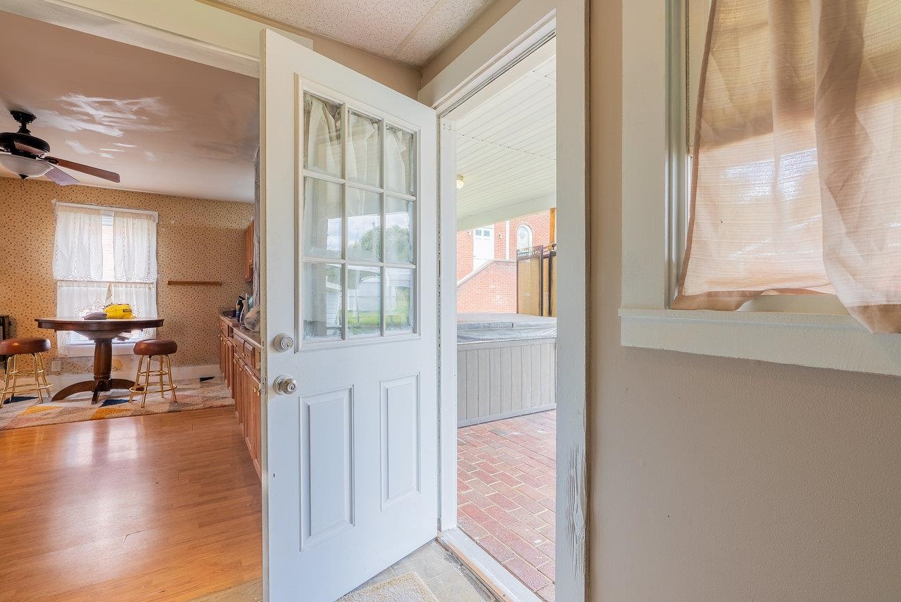 314 THIRD ST, SHENANDOAH, Virginia 22849, 3 Bedrooms Bedrooms, ,1 BathroomBathrooms,Residential,314 THIRD ST,668451 MLS # 668451