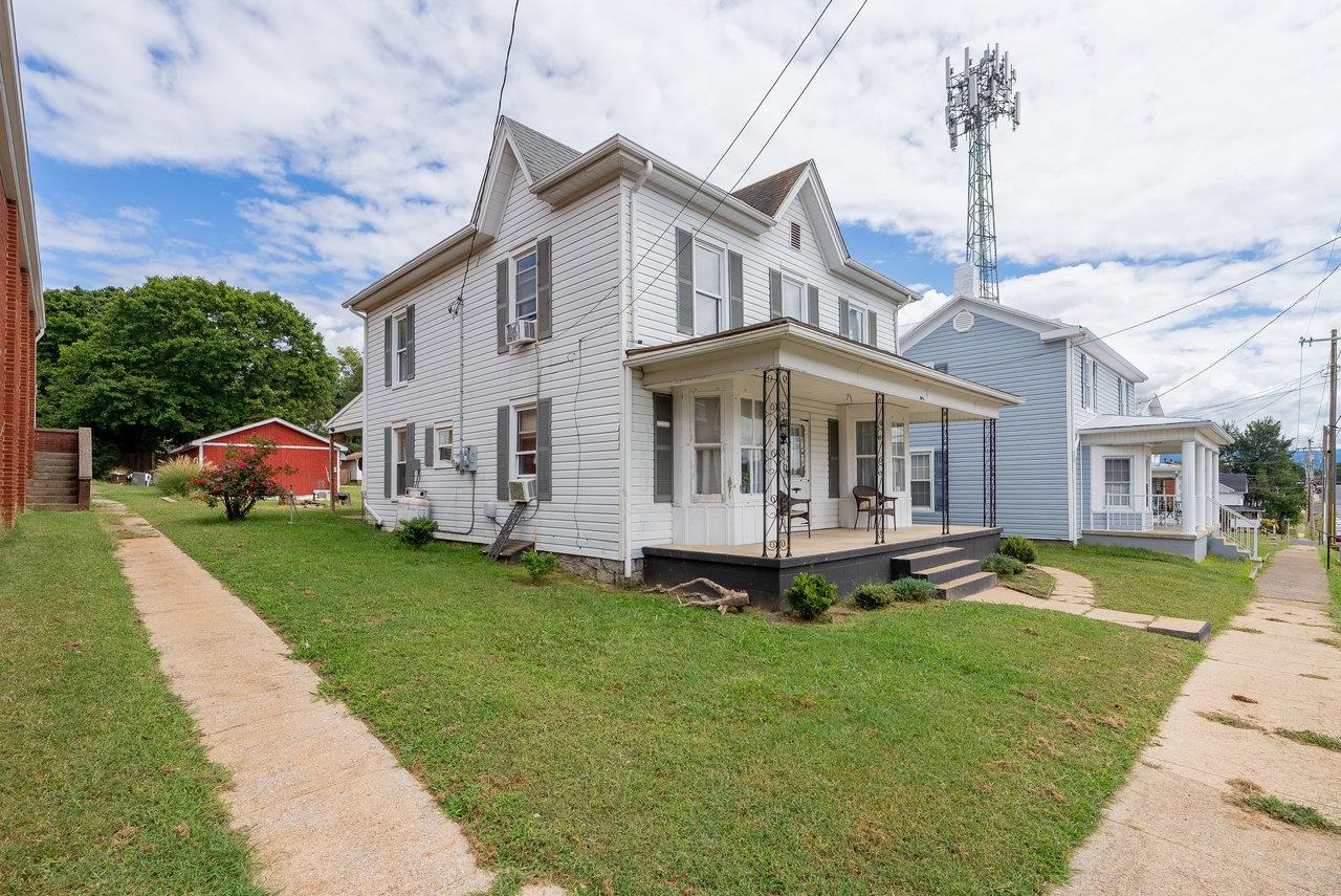 314 THIRD ST, SHENANDOAH, Virginia 22849, 3 Bedrooms Bedrooms, ,1 BathroomBathrooms,Residential,314 THIRD ST,668451 MLS # 668451