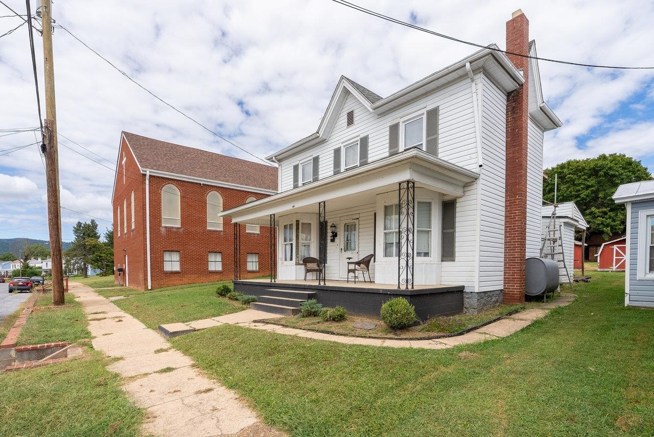 314 THIRD ST, SHENANDOAH, Virginia 22849, 3 Bedrooms Bedrooms, ,1 BathroomBathrooms,Residential,314 THIRD ST,668451 MLS # 668451
