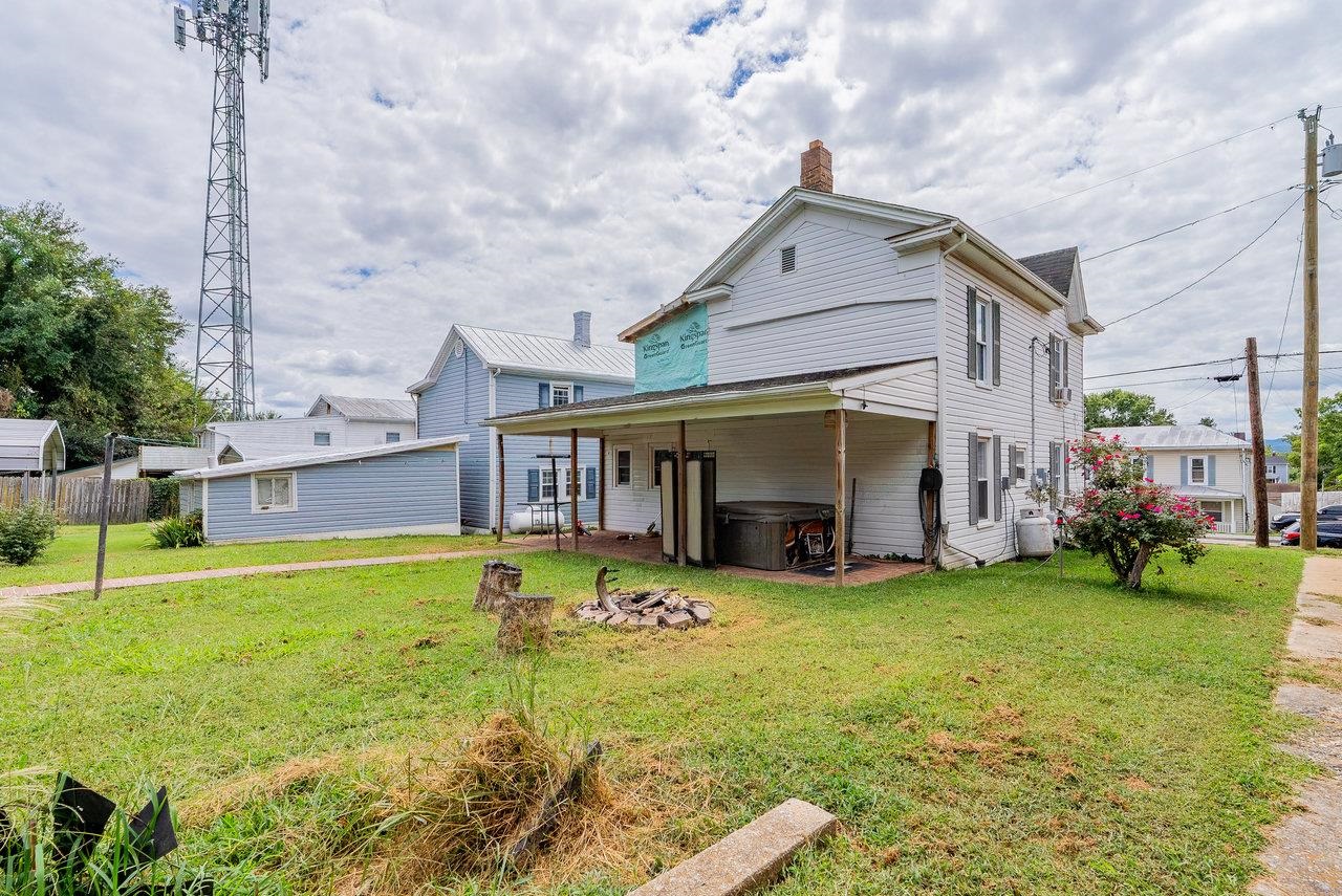 314 THIRD ST, SHENANDOAH, Virginia 22849, 3 Bedrooms Bedrooms, ,1 BathroomBathrooms,Residential,314 THIRD ST,668451 MLS # 668451