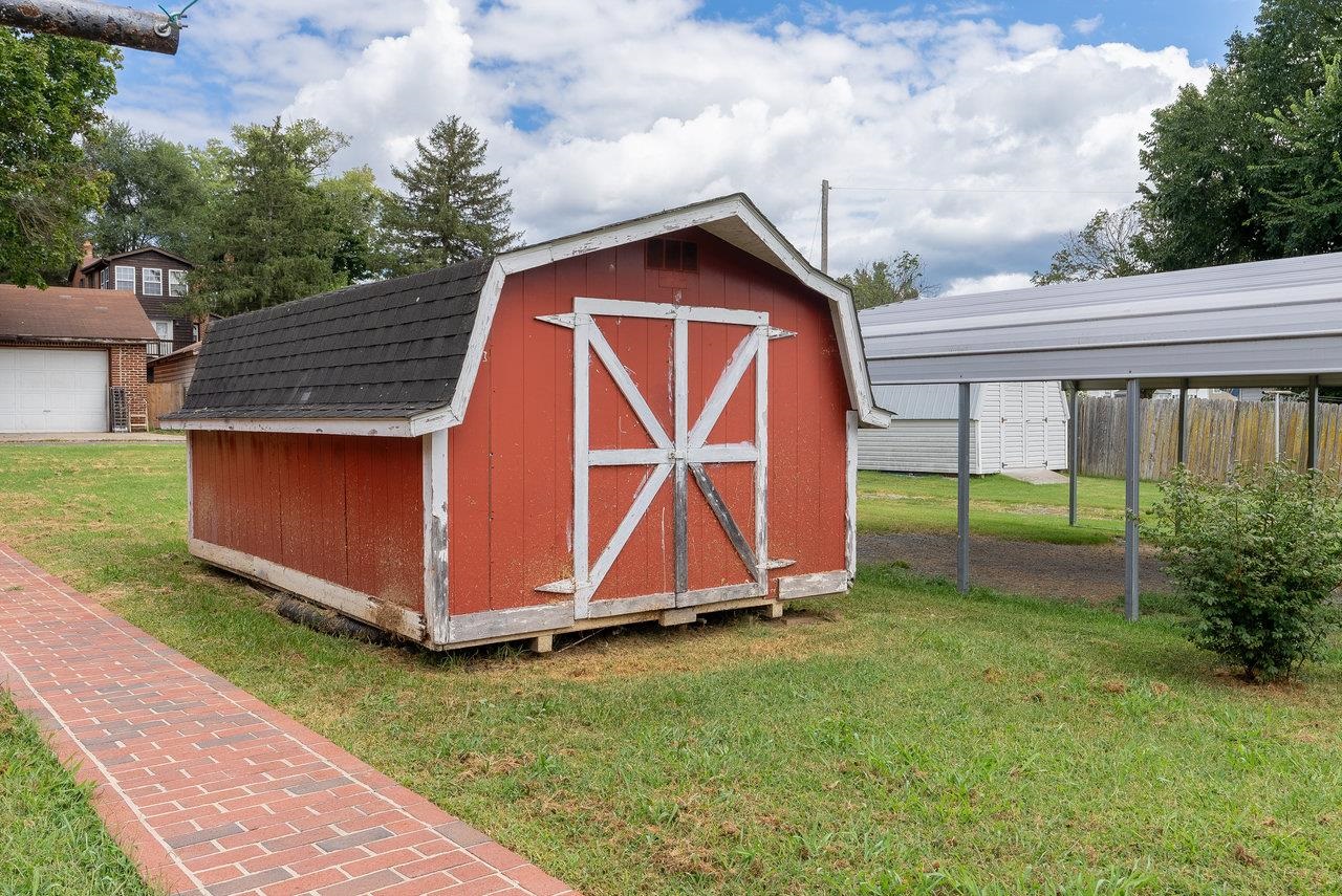 314 THIRD ST, SHENANDOAH, Virginia 22849, 3 Bedrooms Bedrooms, ,1 BathroomBathrooms,Residential,314 THIRD ST,668451 MLS # 668451