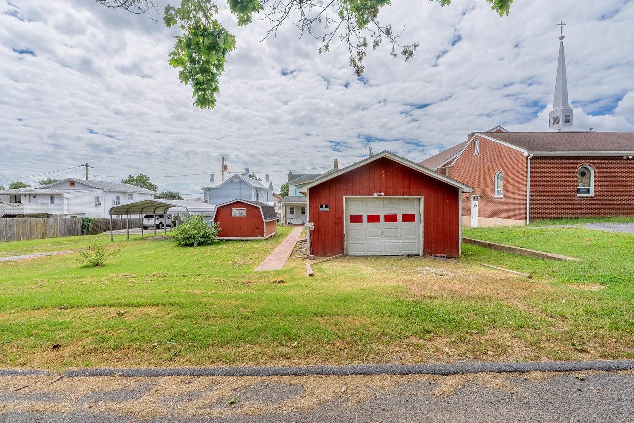 314 THIRD ST, SHENANDOAH, Virginia 22849, 3 Bedrooms Bedrooms, ,1 BathroomBathrooms,Residential,314 THIRD ST,668451 MLS # 668451