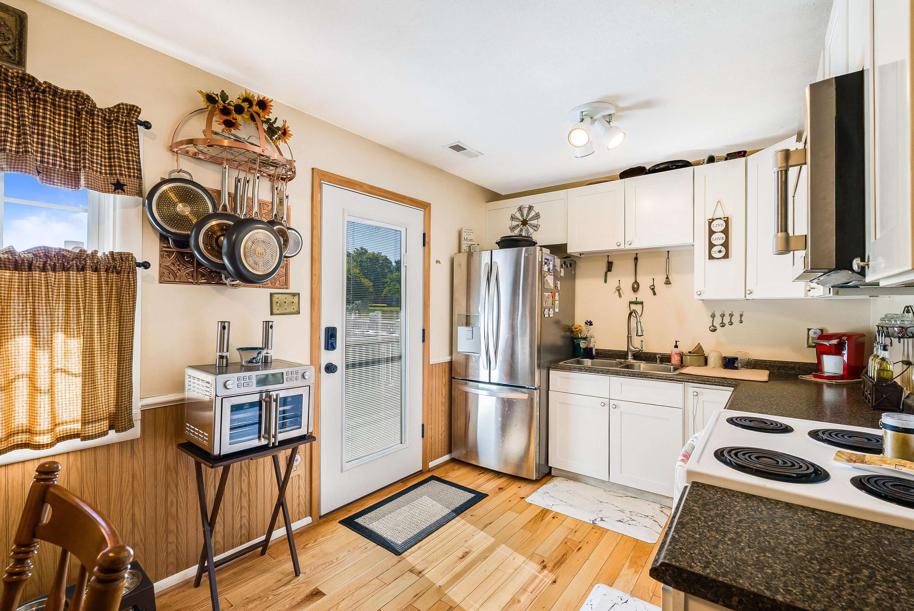 24 ESSEX RD, GROTTOES, Virginia 24441, 4 Bedrooms Bedrooms, ,2 BathroomsBathrooms,Residential,24 ESSEX RD,668456 MLS # 668456