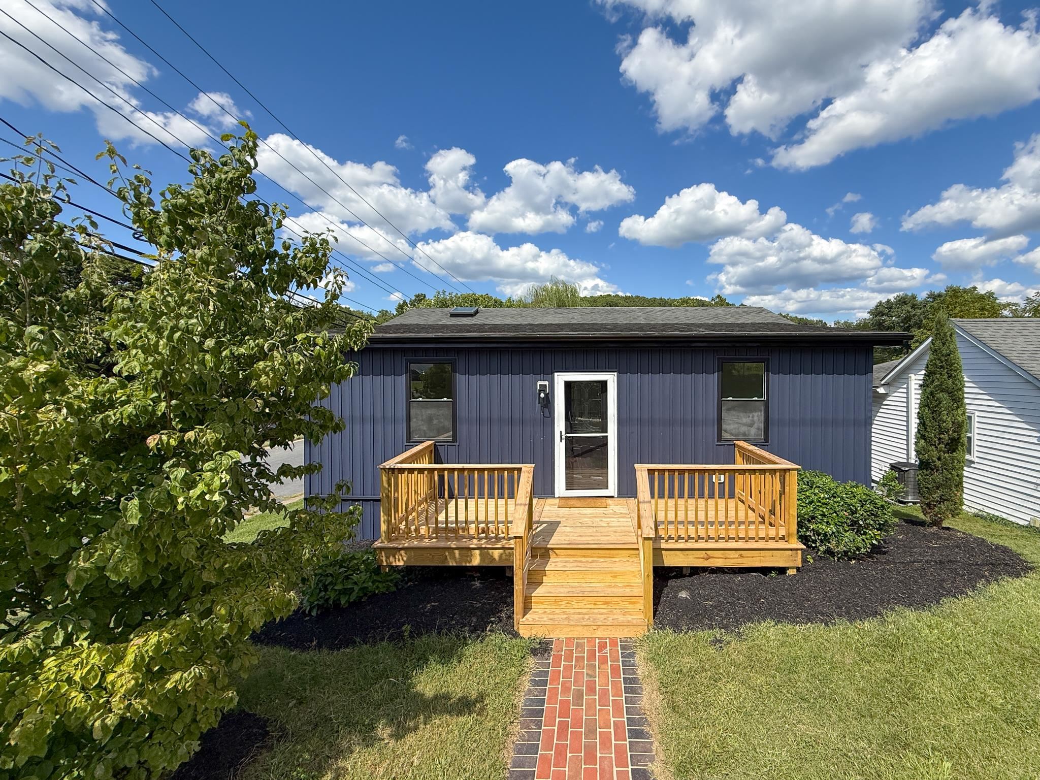 1401 B ST, WAYNESBORO, Virginia 22980, 4 Bedrooms Bedrooms, ,2 BathroomsBathrooms,Residential,1401 B ST,668459 MLS # 668459