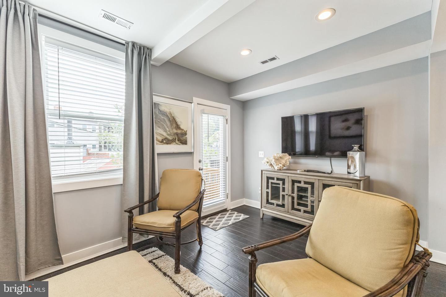 5623 KANSAS AVE NW, WASHINGTON, District Of Columbia 20011, 4 Bedrooms Bedrooms, ,3 BathroomsBathrooms,Residential,For sale,5623 KANSAS AVE NW,DCDC2213202 MLS # DCDC2213202