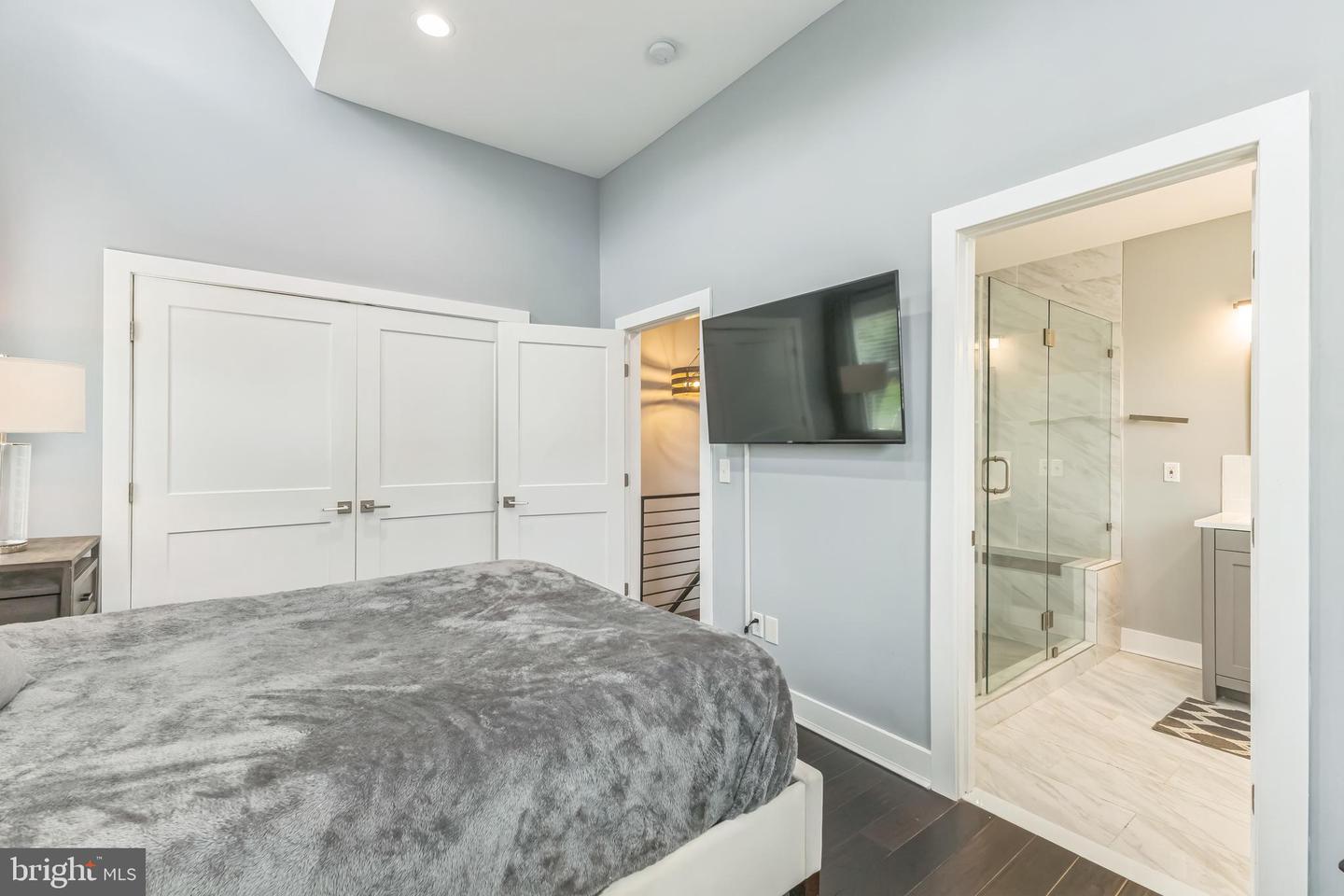 5623 KANSAS AVE NW, WASHINGTON, District Of Columbia 20011, 4 Bedrooms Bedrooms, ,3 BathroomsBathrooms,Residential,For sale,5623 KANSAS AVE NW,DCDC2213202 MLS # DCDC2213202