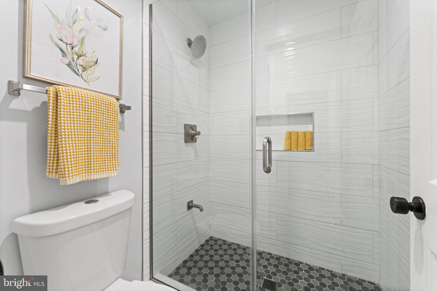7124 DARK FOREST DR, MANASSAS, Virginia 20112, 6 Bedrooms Bedrooms, ,4 BathroomsBathrooms,Residential,For sale,7124 DARK FOREST DR,VAPW2100562 MLS # VAPW2100562
