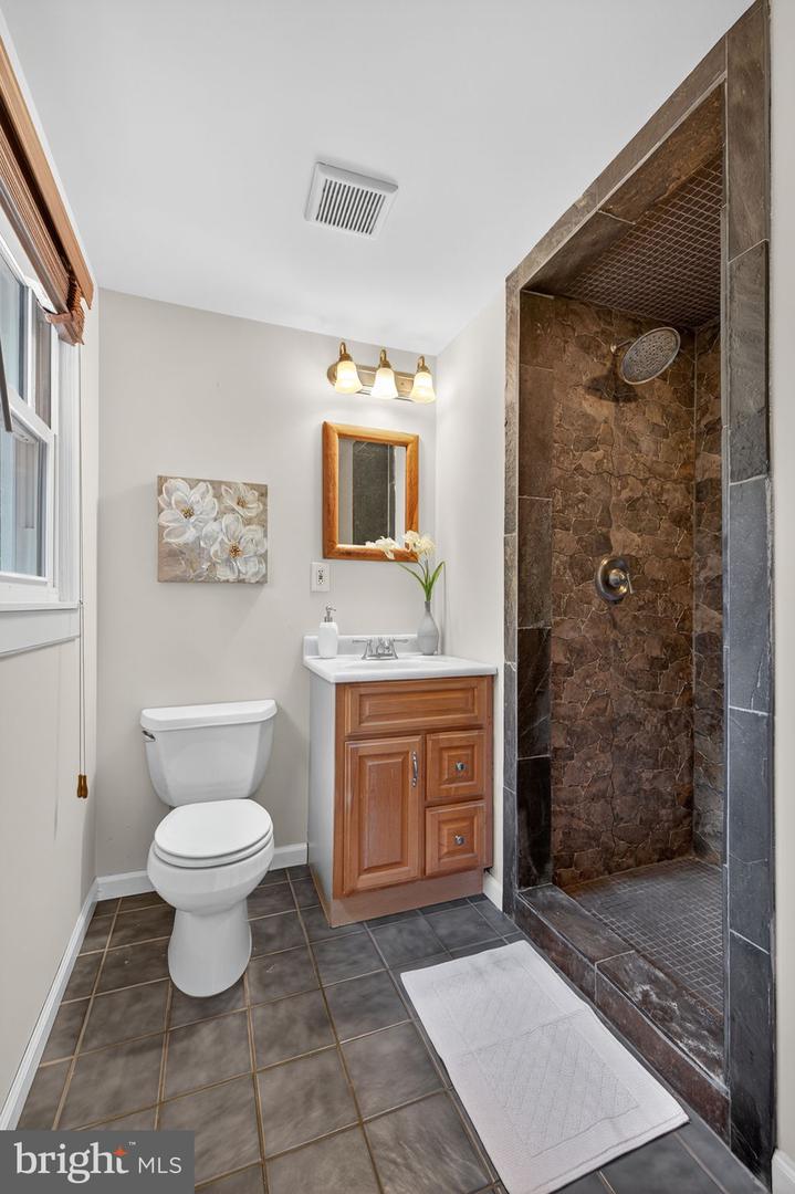 11505 BITTLE LN, NOKESVILLE, Virginia 20181, 3 Bedrooms Bedrooms, ,3 BathroomsBathrooms,Residential,For sale,11505 BITTLE LN,VAPW2100812 MLS # VAPW2100812