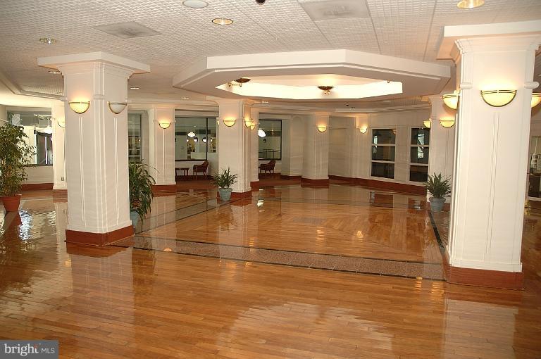307 YOAKUM PKWY #1024, ALEXANDRIA, Virginia 22304, 2 Bedrooms Bedrooms, ,1 BathroomBathrooms,Residential,For sale,307 YOAKUM PKWY #1024,VAAX2048524 MLS # VAAX2048524