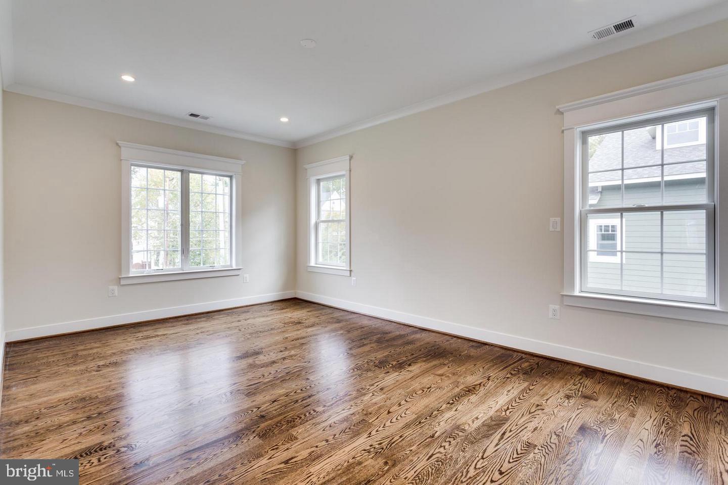 1800 GILSON ST, FALLS CHURCH, Virginia 22043, 6 Bedrooms Bedrooms, ,6 BathroomsBathrooms,Residential,For sale,1800 GILSON ST,VAFX2260938 MLS # VAFX2260938