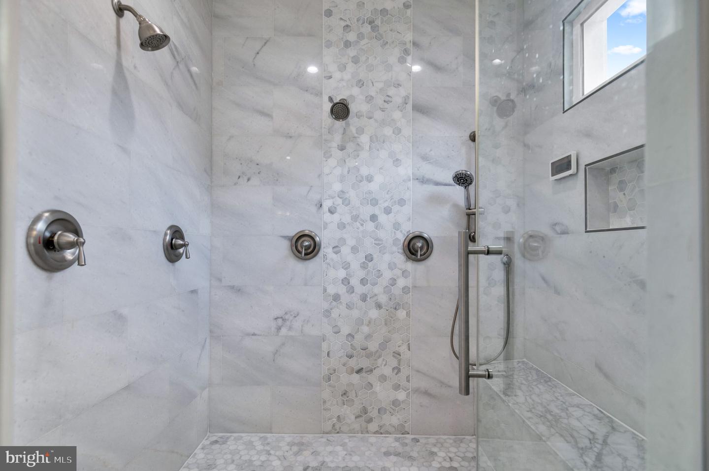 1800 GILSON ST, FALLS CHURCH, Virginia 22043, 6 Bedrooms Bedrooms, ,6 BathroomsBathrooms,Residential,For sale,1800 GILSON ST,VAFX2260938 MLS # VAFX2260938