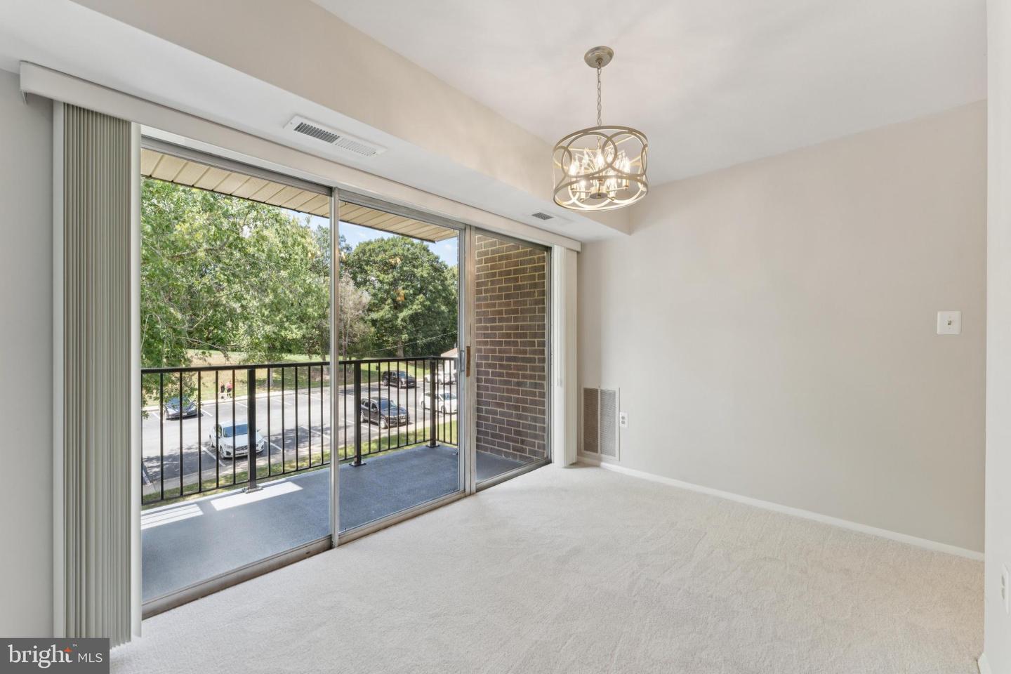 12705 DARA DR #301, WOODBRIDGE, Virginia 22192, 1 Bedroom Bedrooms, 4 Rooms Rooms,1 BathroomBathrooms,Residential,For sale,12705 DARA DR #301,VAPW2101396 MLS # VAPW2101396