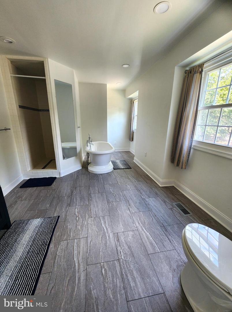 31 RIVER RIDGE LN, FREDERICKSBURG, Virginia 22406, 6 Bedrooms Bedrooms, ,4 BathroomsBathrooms,Residential,For sale,31 RIVER RIDGE LN,VAST2041806 MLS # VAST2041806