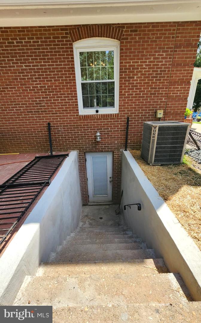 31 RIVER RIDGE LN, FREDERICKSBURG, Virginia 22406, 6 Bedrooms Bedrooms, ,4 BathroomsBathrooms,Residential,For sale,31 RIVER RIDGE LN,VAST2041806 MLS # VAST2041806