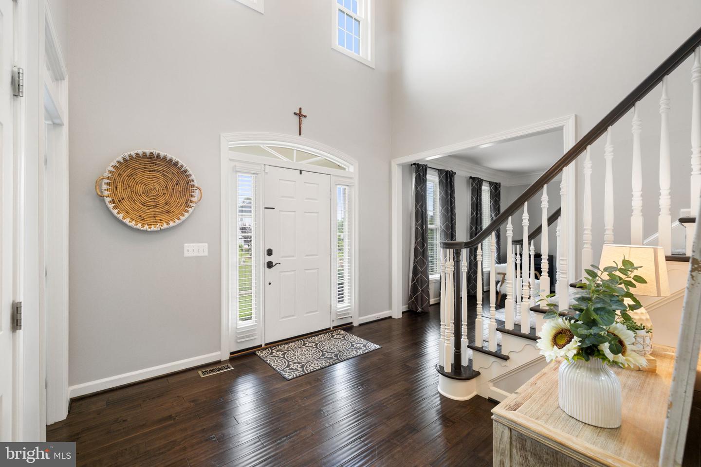 5932 AMBER RIDGE RD, HAYMARKET, Virginia 20169, 4 Bedrooms Bedrooms, 10 Rooms Rooms,4 BathroomsBathrooms,Residential,For sale,5932 AMBER RIDGE RD,VAPW2101490 MLS # VAPW2101490