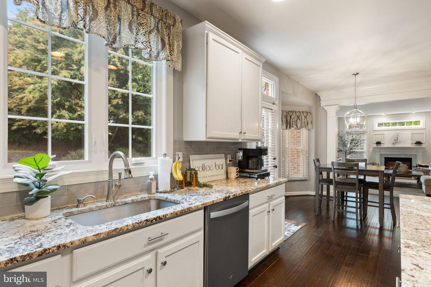 5932 AMBER RIDGE RD, HAYMARKET, Virginia 20169, 4 Bedrooms Bedrooms, 10 Rooms Rooms,4 BathroomsBathrooms,Residential,For sale,5932 AMBER RIDGE RD,VAPW2101490 MLS # VAPW2101490