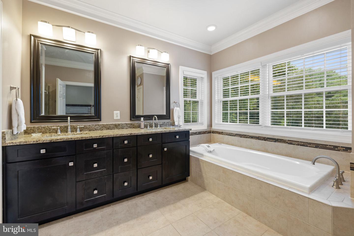 5932 AMBER RIDGE RD, HAYMARKET, Virginia 20169, 4 Bedrooms Bedrooms, 10 Rooms Rooms,4 BathroomsBathrooms,Residential,For sale,5932 AMBER RIDGE RD,VAPW2101490 MLS # VAPW2101490