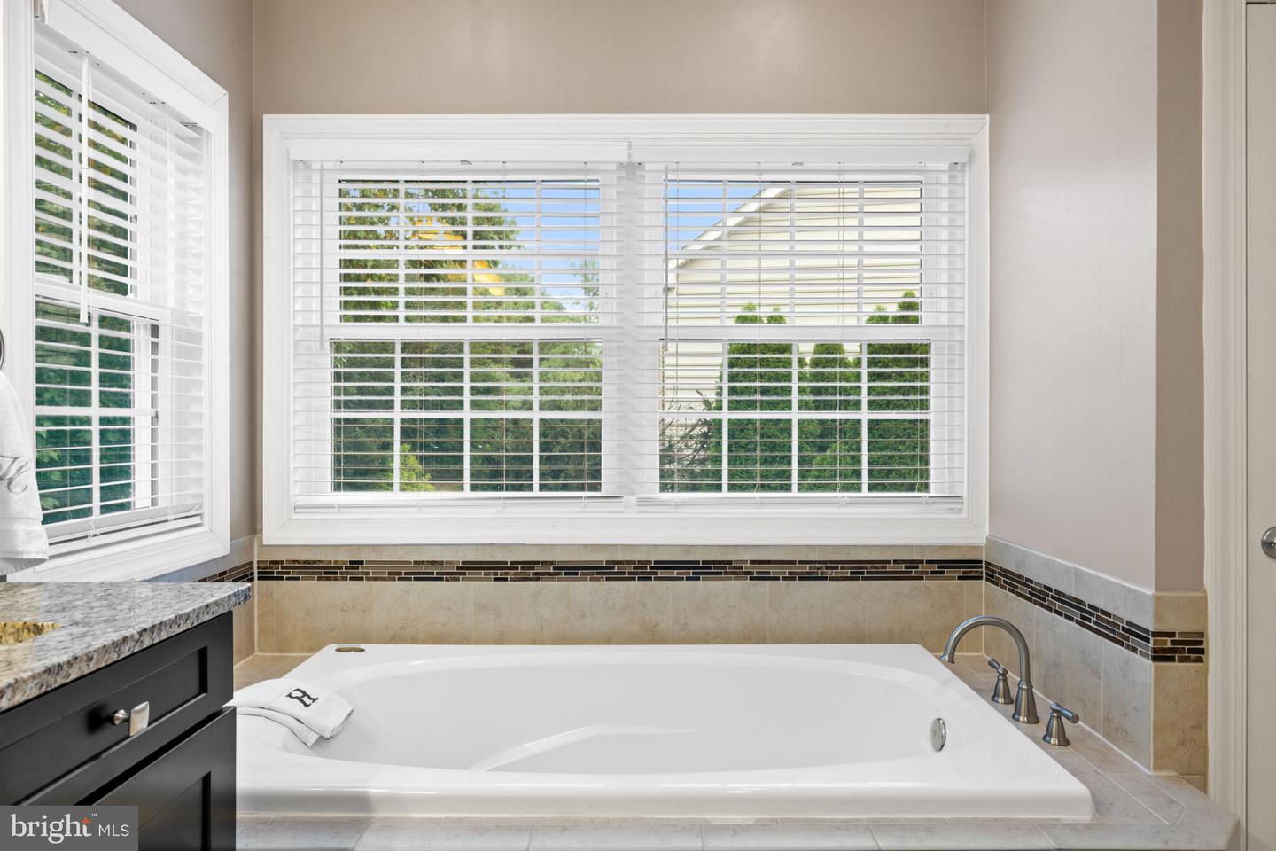 5932 AMBER RIDGE RD, HAYMARKET, Virginia 20169, 4 Bedrooms Bedrooms, 10 Rooms Rooms,4 BathroomsBathrooms,Residential,For sale,5932 AMBER RIDGE RD,VAPW2101490 MLS # VAPW2101490