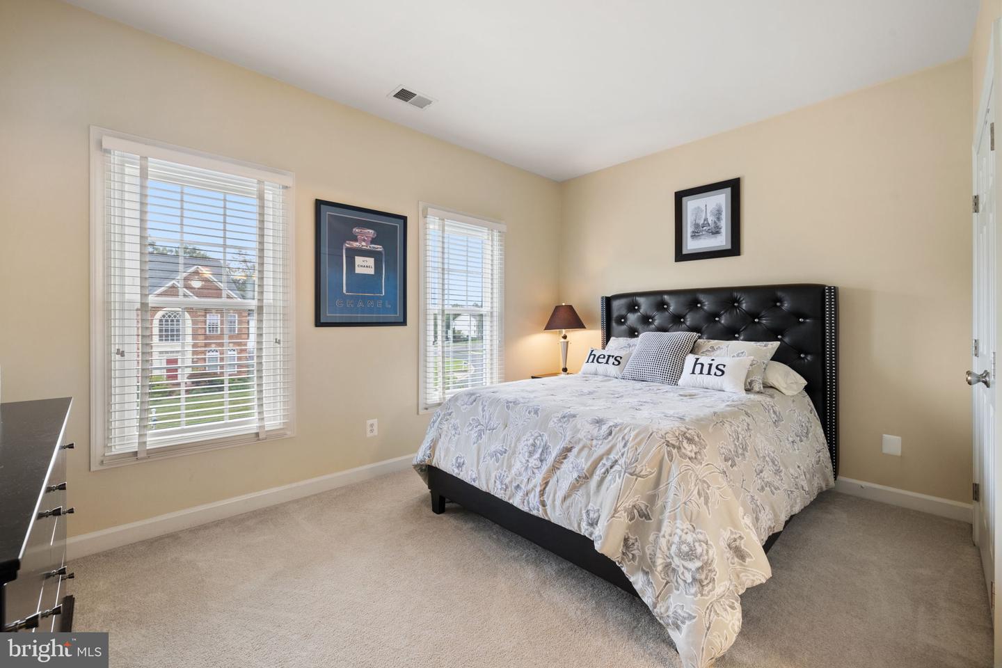 5932 AMBER RIDGE RD, HAYMARKET, Virginia 20169, 4 Bedrooms Bedrooms, 10 Rooms Rooms,4 BathroomsBathrooms,Residential,For sale,5932 AMBER RIDGE RD,VAPW2101490 MLS # VAPW2101490