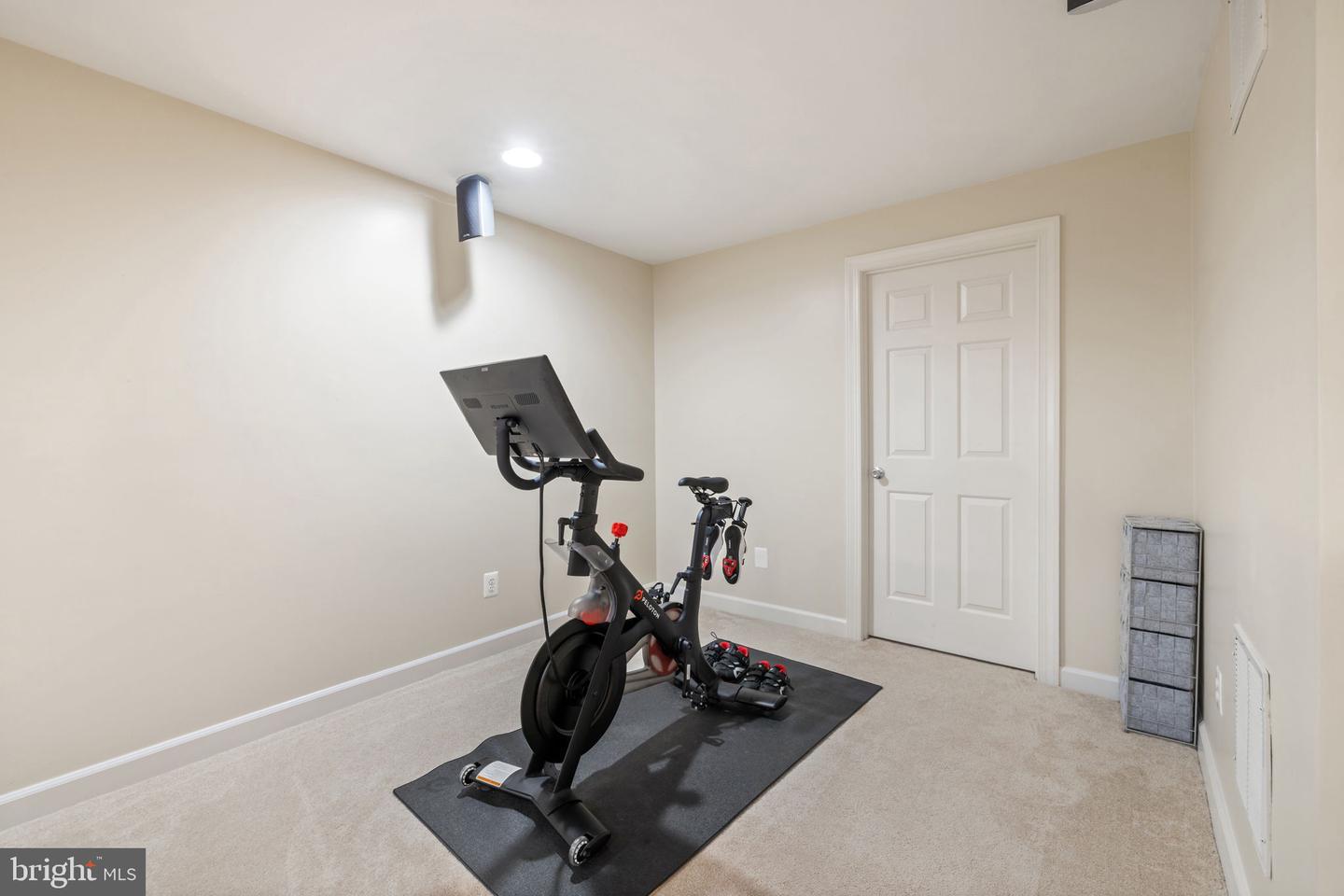 5932 AMBER RIDGE RD, HAYMARKET, Virginia 20169, 4 Bedrooms Bedrooms, 10 Rooms Rooms,4 BathroomsBathrooms,Residential,For sale,5932 AMBER RIDGE RD,VAPW2101490 MLS # VAPW2101490
