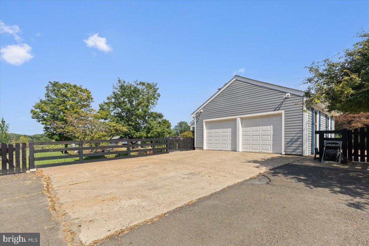 4459 WINCHESTER RD, MARSHALL, Virginia 20115, 3 Bedrooms Bedrooms, 16 Rooms Rooms,3 BathroomsBathrooms,Residential,For sale,4459 WINCHESTER RD,VAFQ2017924 MLS # VAFQ2017924