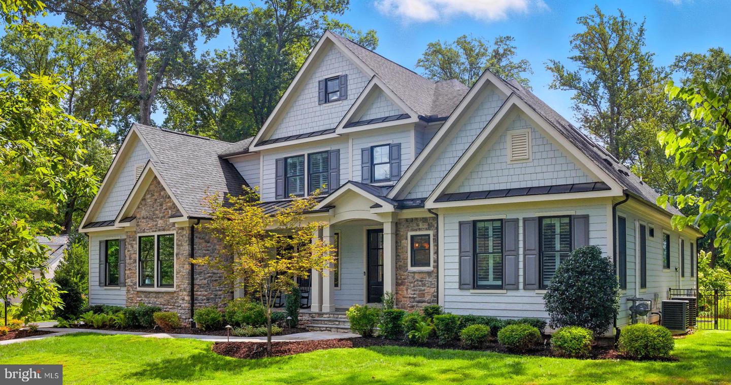 8617 DIXIE PL, MCLEAN, Virginia 22102, 6 Bedrooms Bedrooms, ,5 BathroomsBathrooms,Residential,For sale,8617 DIXIE PL,VAFX2261402 MLS # VAFX2261402